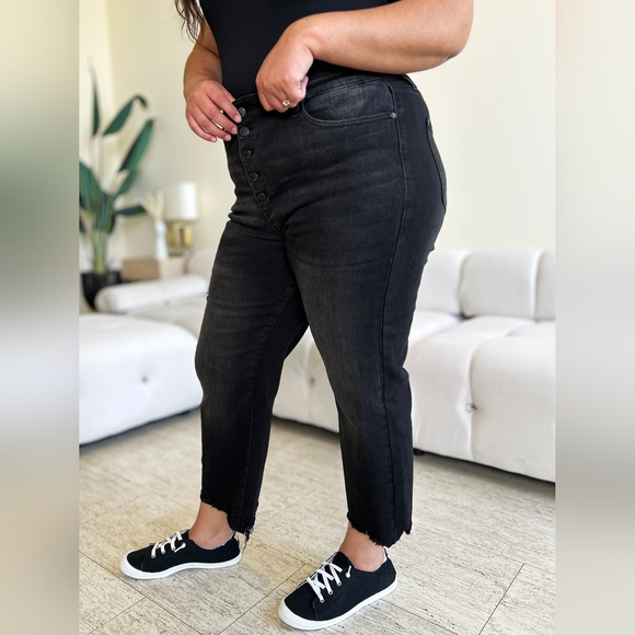 New Arrival!! Judy Blue Full Size High Waist Button Fly Jeans - Picture 4 of 12